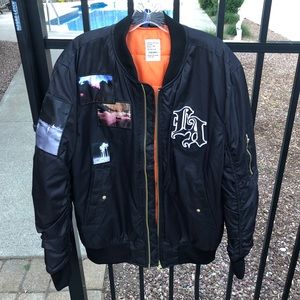 Men’s bomber jacket puffer fashion style patches brand new size large